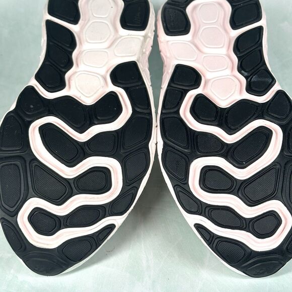 New Balance White and Red Athletic Shoes - Picture 14 of 16